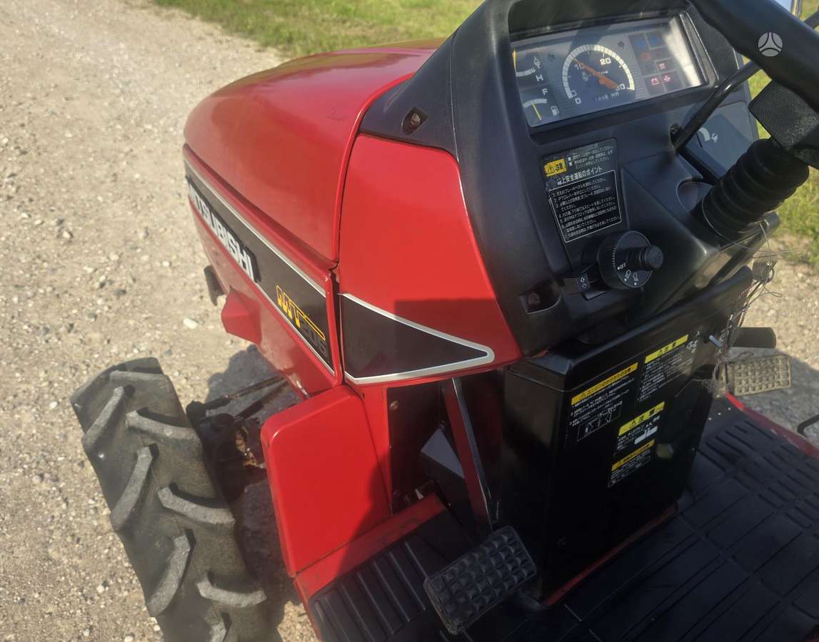 Mitsubishi 200, tractors