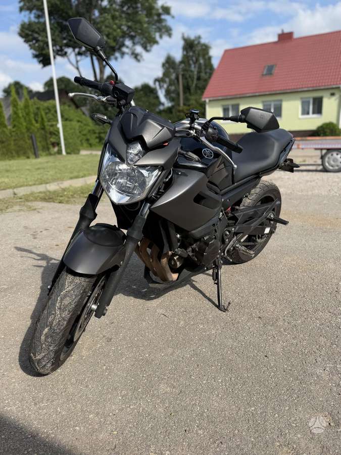 Yamaha XJ6 600cc, street / classic