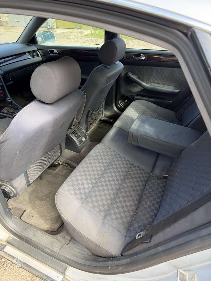 Audi A6, 1.8 l., Седан