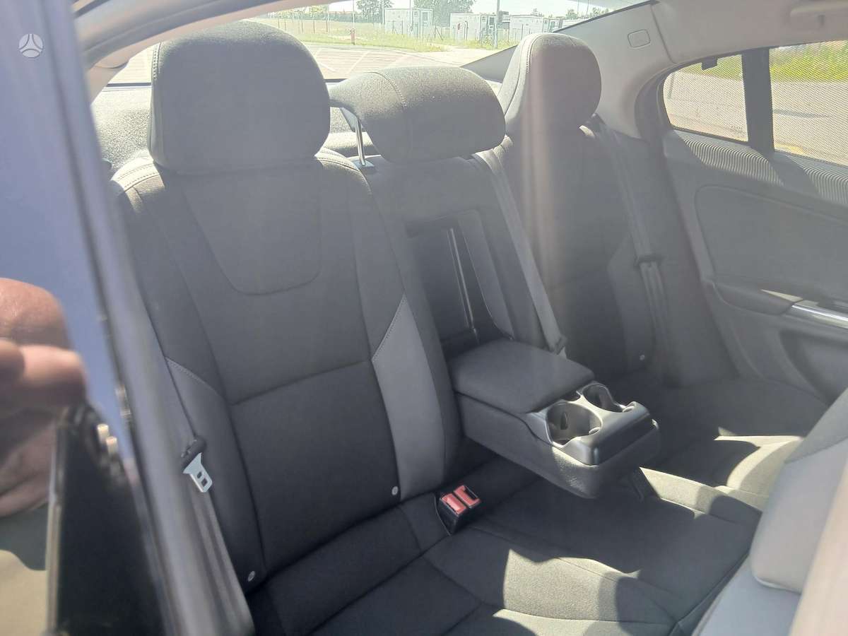 Volvo S60, 2.0 l., Седан