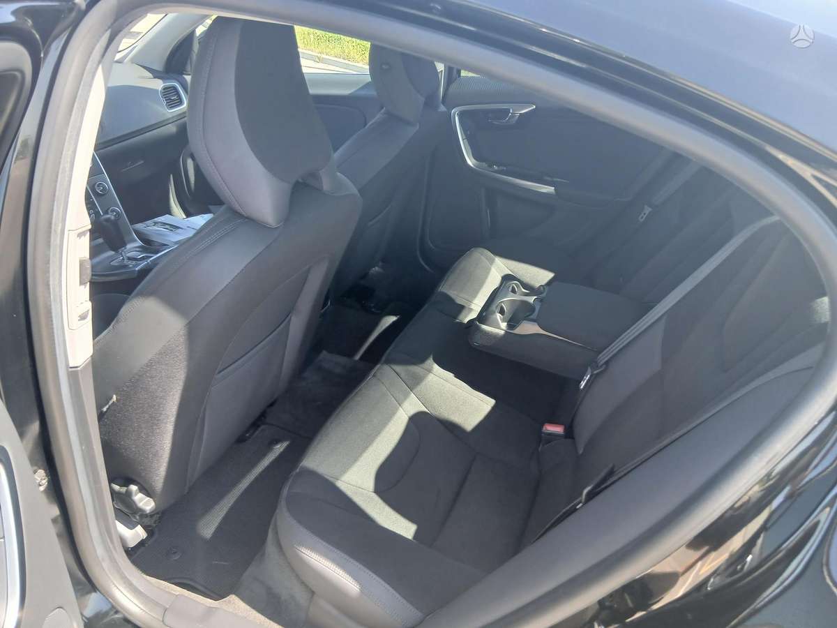 Volvo S60, 2.0 l., Седан