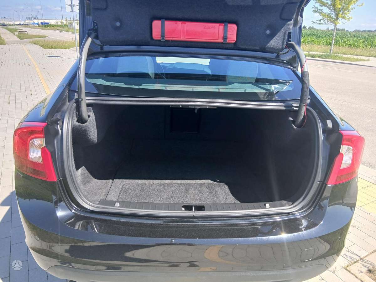 Volvo S60, 2.0 l., Седан