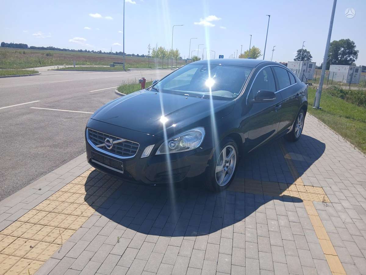 Volvo S60, 2.0 l., Седан