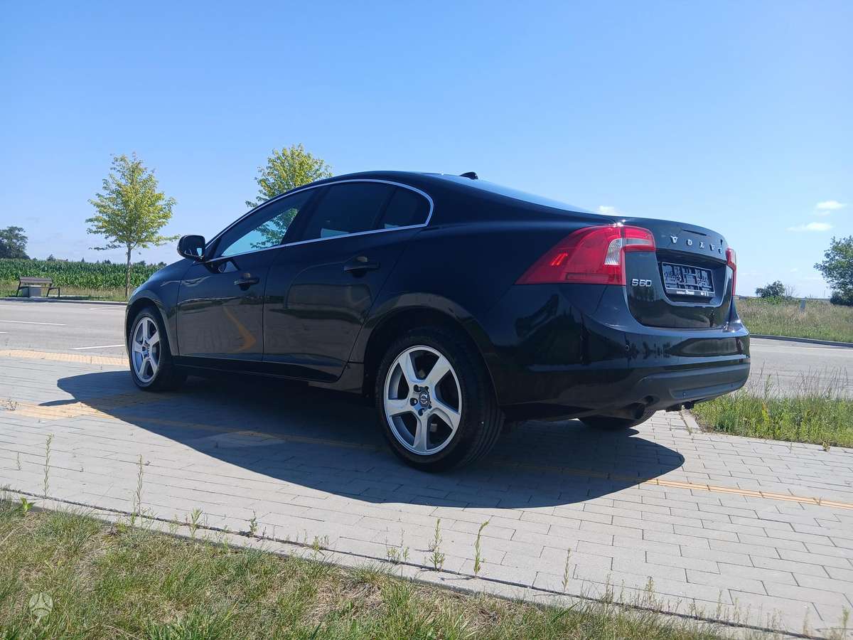 Volvo S60, 2.0 l., Седан