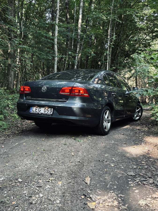 Volkswagen Passat - 4