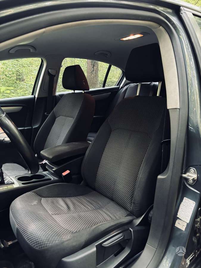 Volkswagen Passat - 12