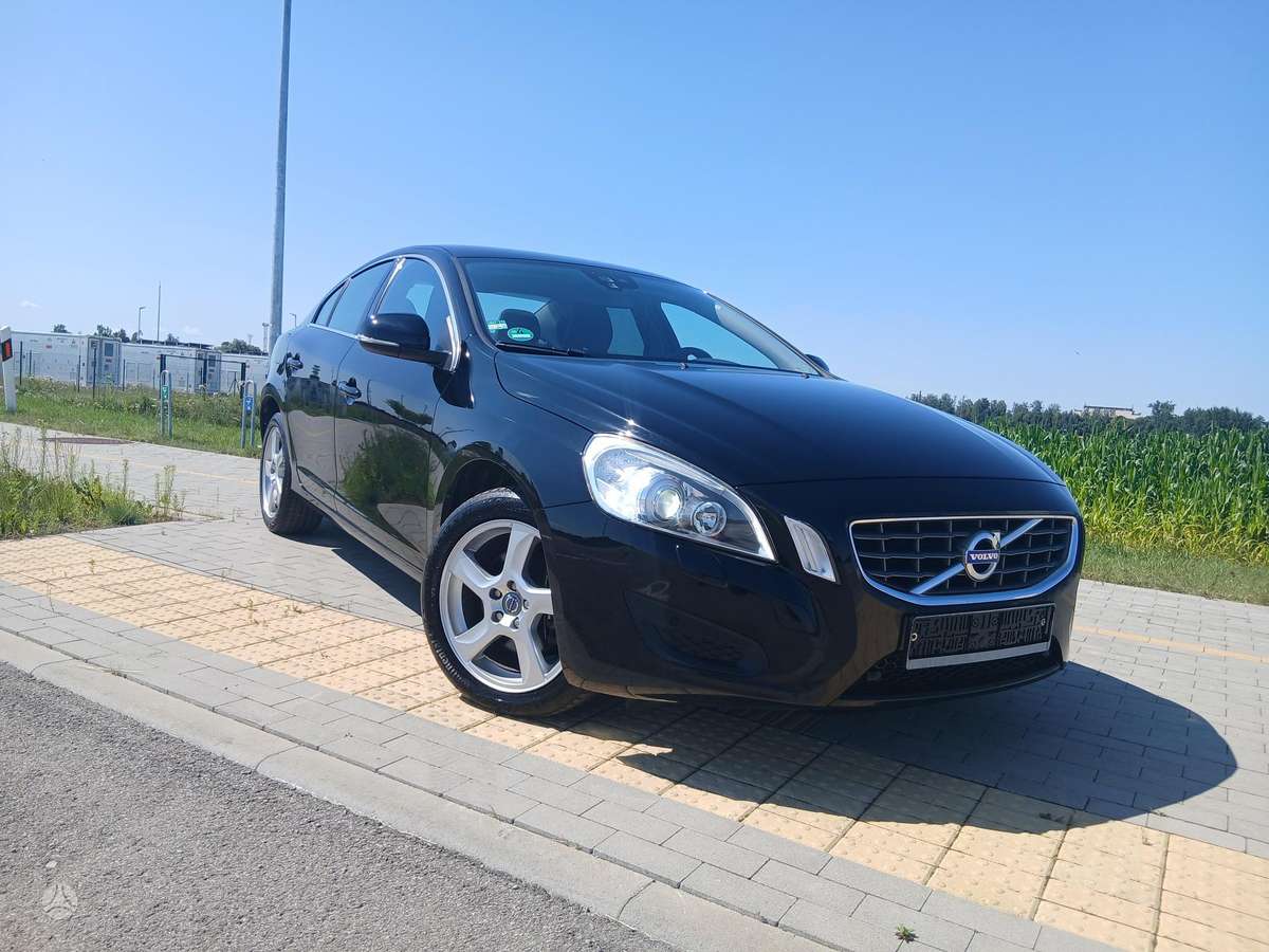 Volvo S60, 2.0 l., Седан