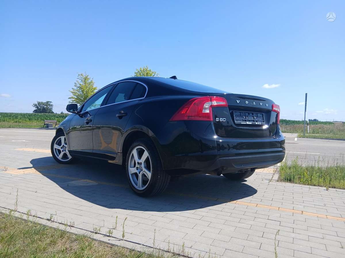 Volvo S60, 2.0 l., Седан