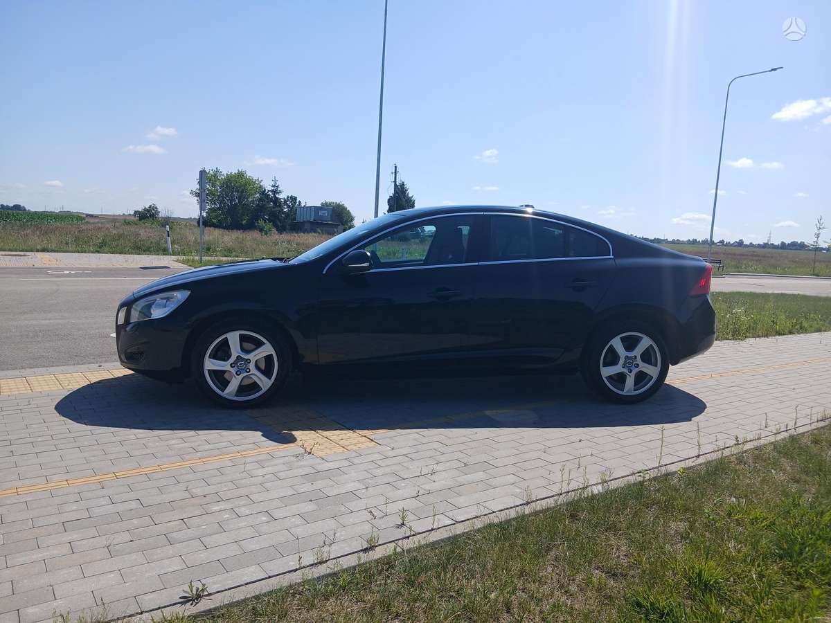 Volvo S60, 2.0 l., Седан