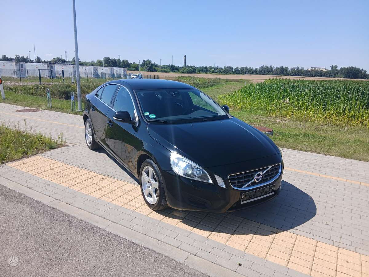 Volvo S60, 2.0 l., Седан