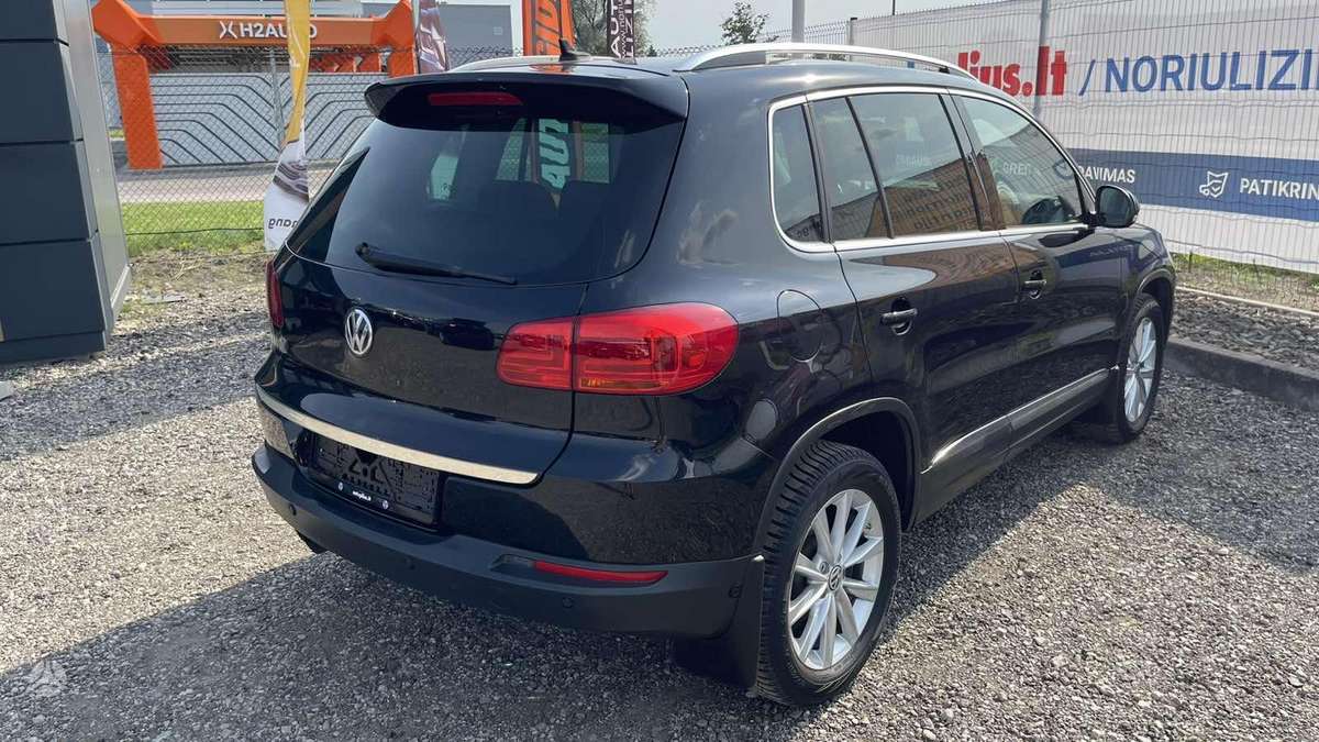 Volkswagen Tiguan - 11