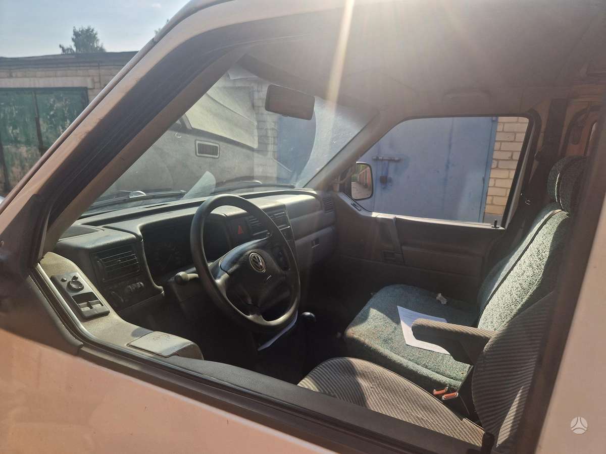 Volkswagen Transporter - 4