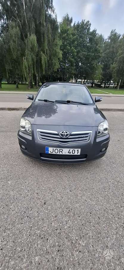 Toyota Avensis - 1