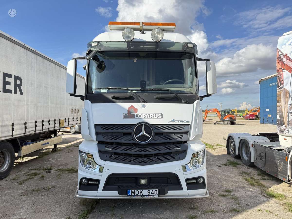 Mercedes-Benz Actros 1845, single sleeper