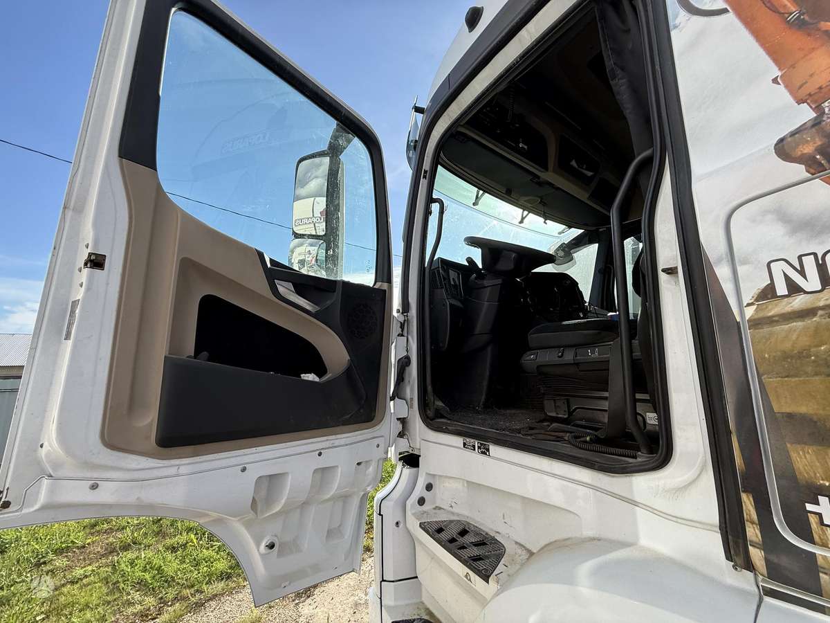 Mercedes-Benz Actros 1845, single sleeper