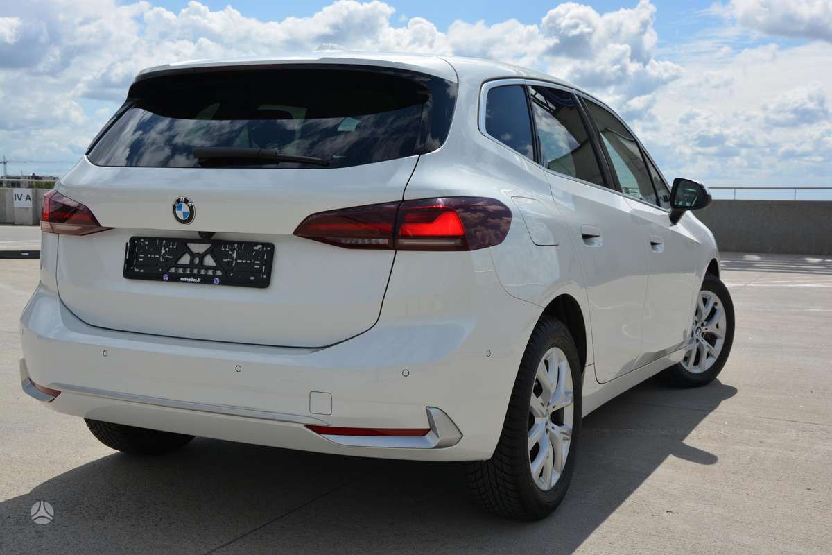 BMW 218 Active Tourer, 1.5 l., hatchback