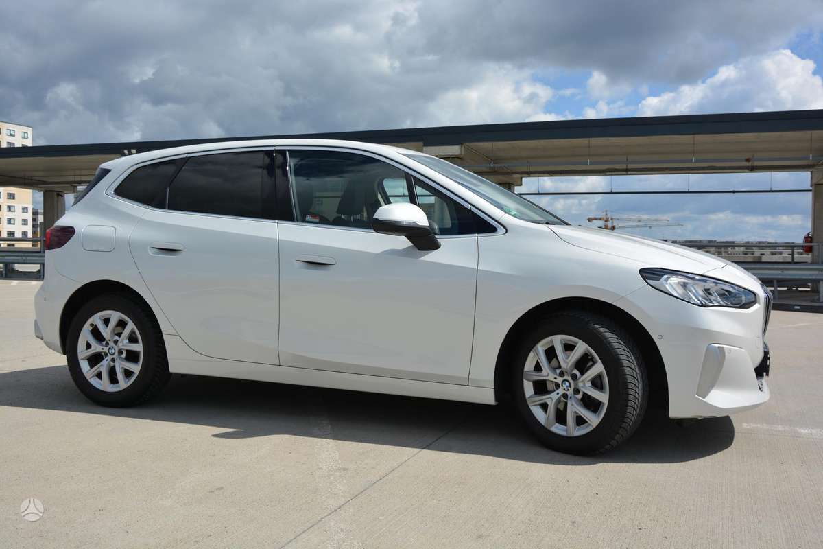 BMW 218 Active Tourer, 1.5 l., hatchback