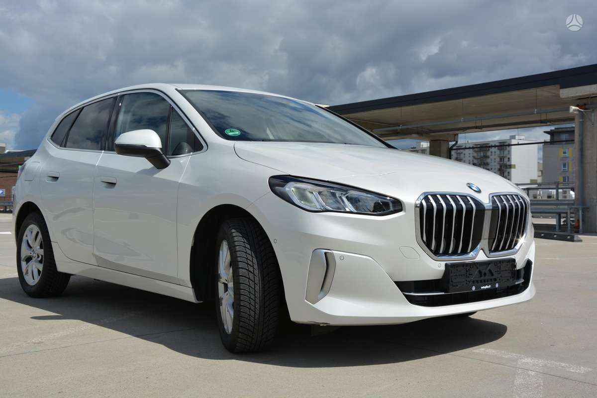 BMW 218 Active Tourer, 1.5 l., hatchback