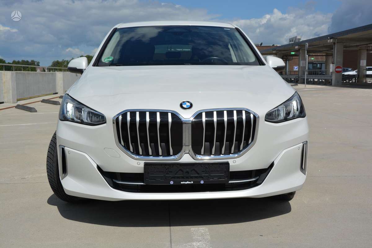 BMW 218 Active Tourer, 1.5 l., hatchback