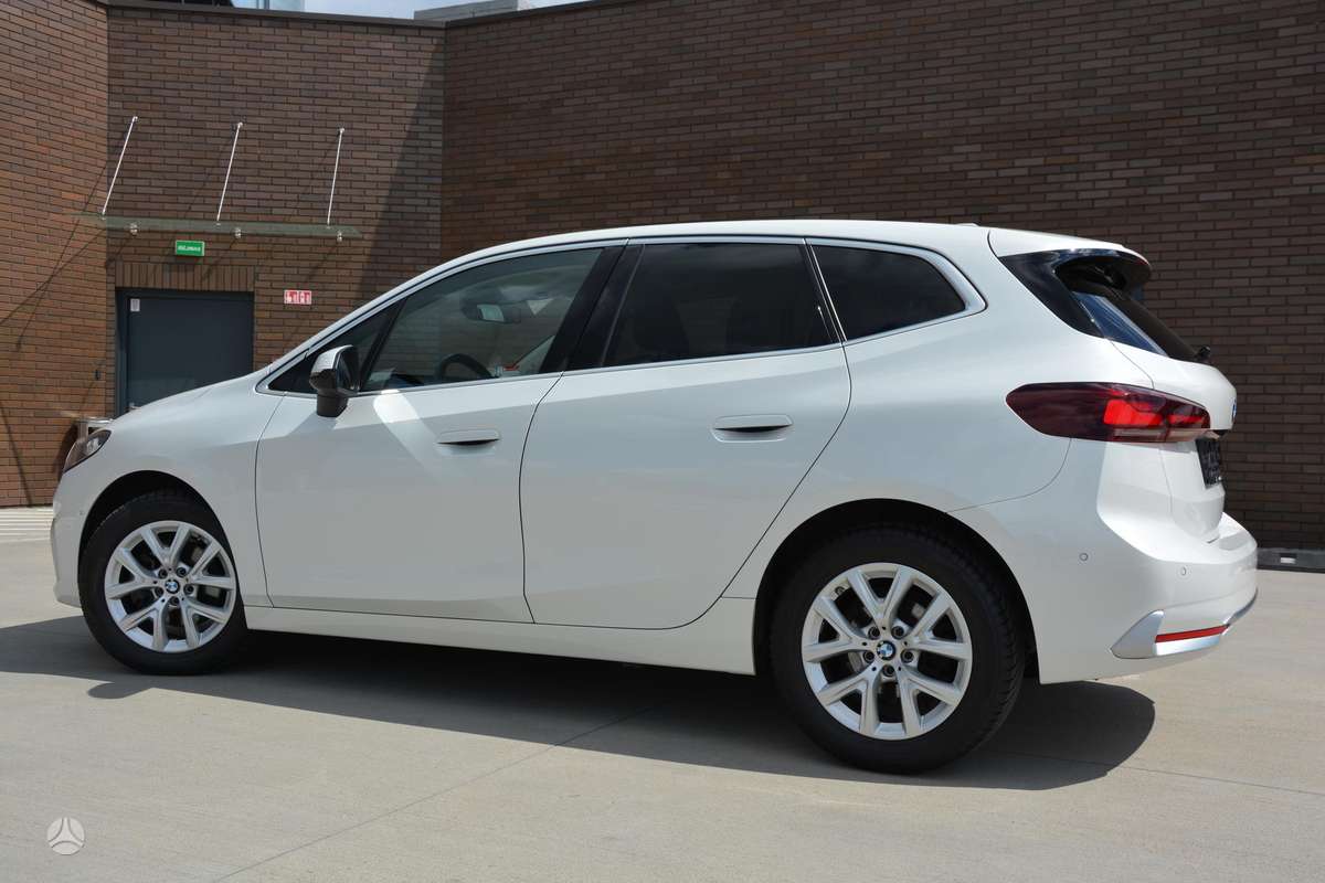 BMW 218 Active Tourer, 1.5 l., hatchback