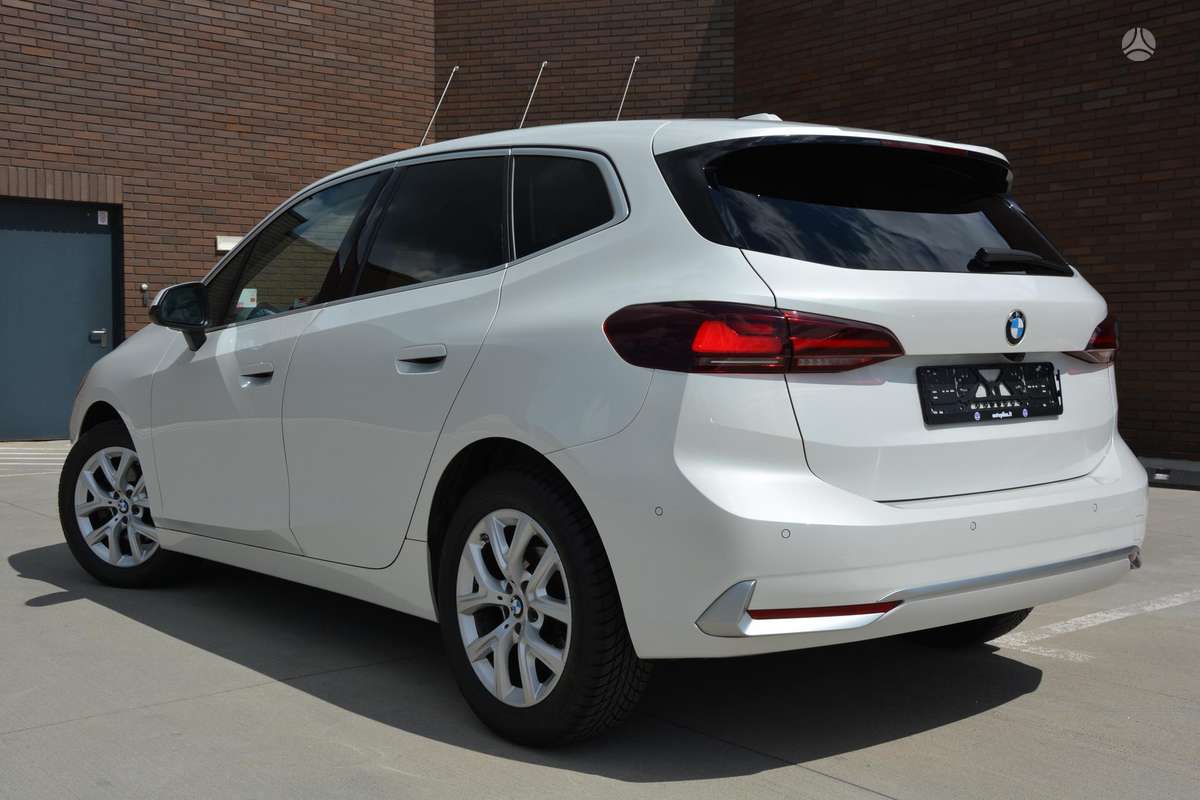 BMW 218 Active Tourer, 1.5 l., hatchback