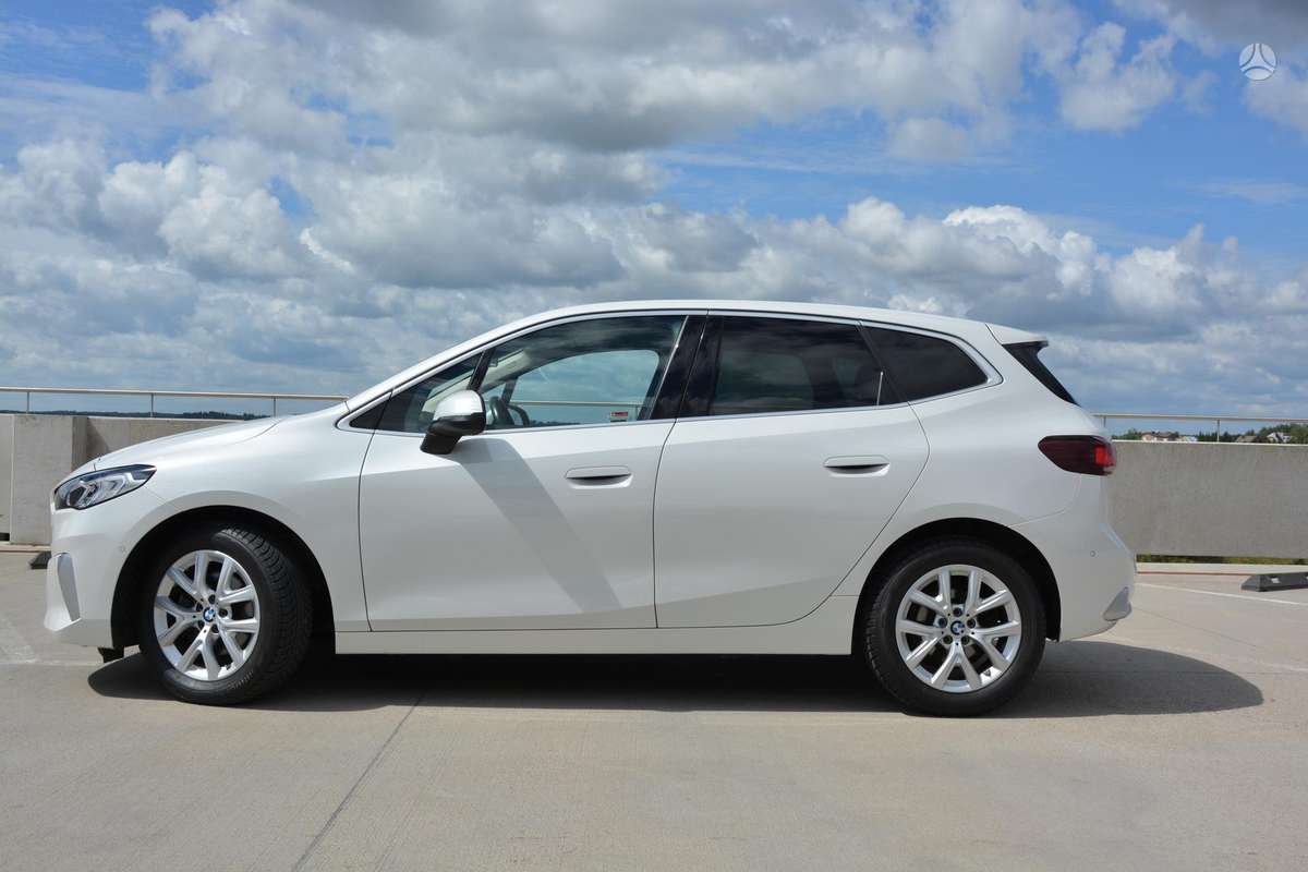 BMW 218 Active Tourer, 1.5 l., hatchback