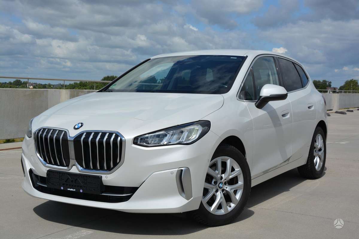 BMW 218 Active Tourer, 1.5 l., hatchback