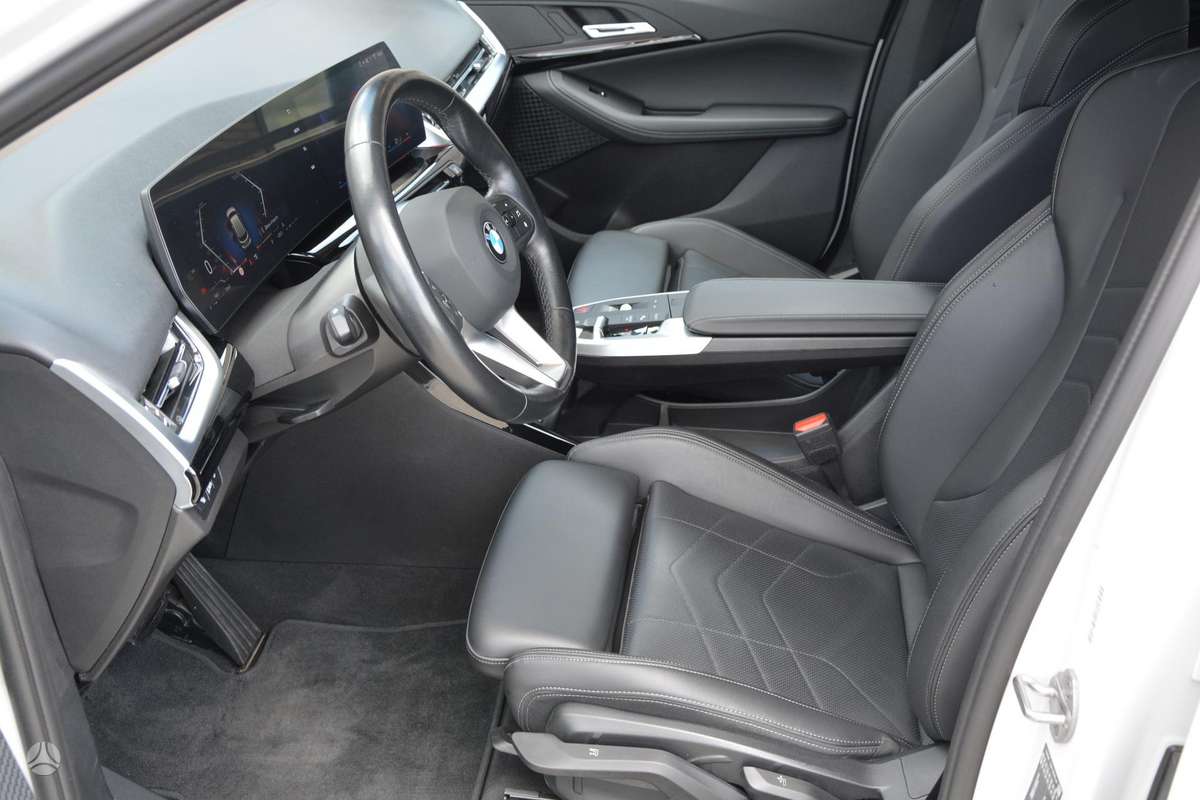 BMW 218 Active Tourer, 1.5 l., hatchback