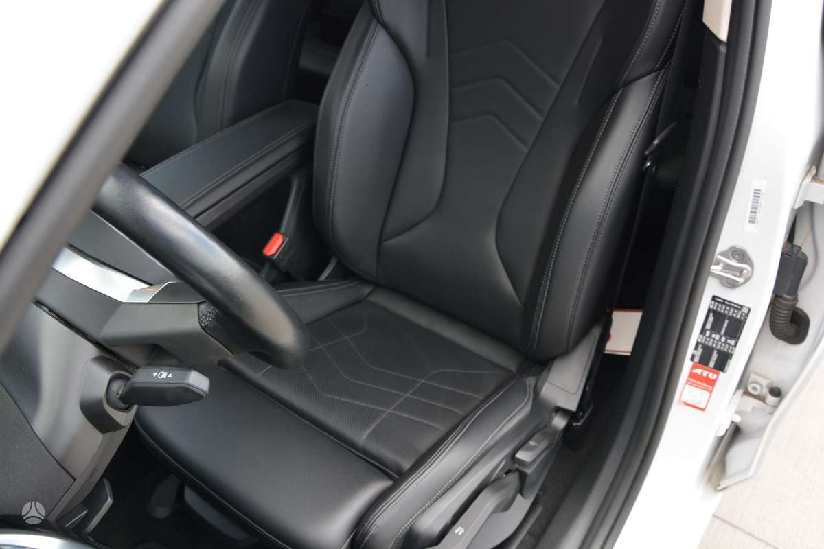 BMW 218 Active Tourer, 1.5 l., hatchback