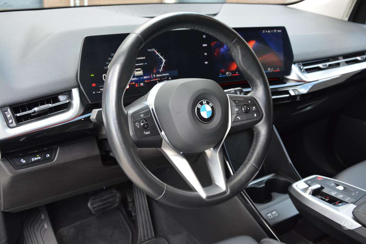 BMW 218 Active Tourer, 1.5 l., hatchback