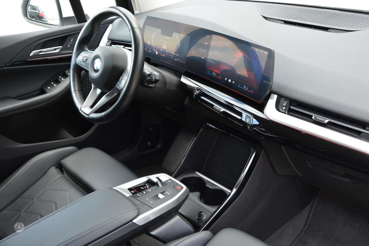 BMW 218 Active Tourer, 1.5 l., hatchback