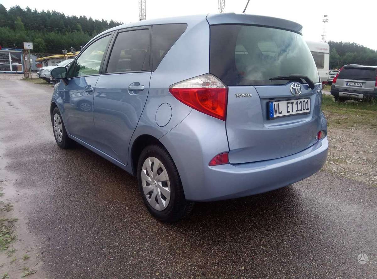 Toyota Verso-S, 1.3 l., hatchback