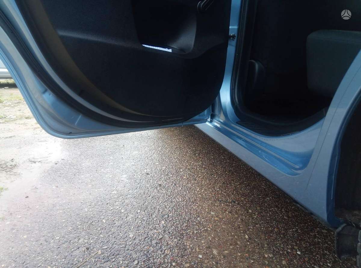 Toyota Verso-S, 1.3 l., hatchback