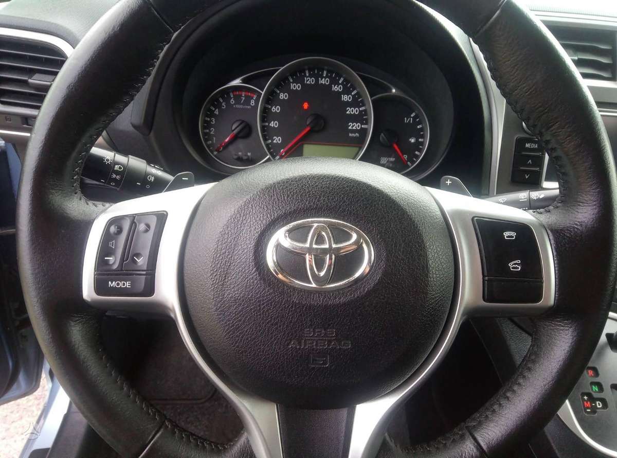 Toyota Verso-S, 1.3 l., hatchback