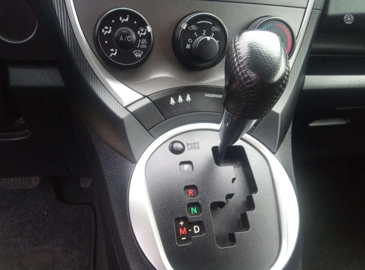 Toyota Verso-S, 1.3 l., hatchback