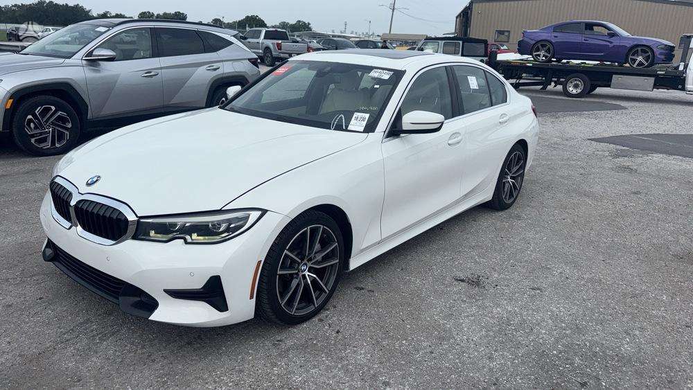 BMW 330, 2.0 l., Седан