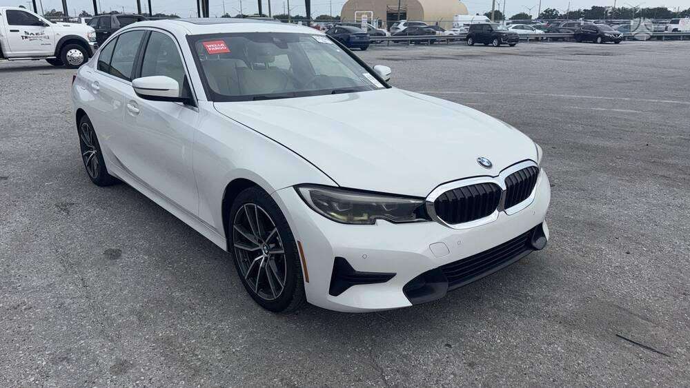 BMW 330, 2.0 l., Седан