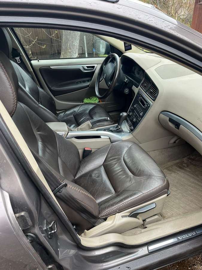 Volvo XC70, 2.4 l., wagon