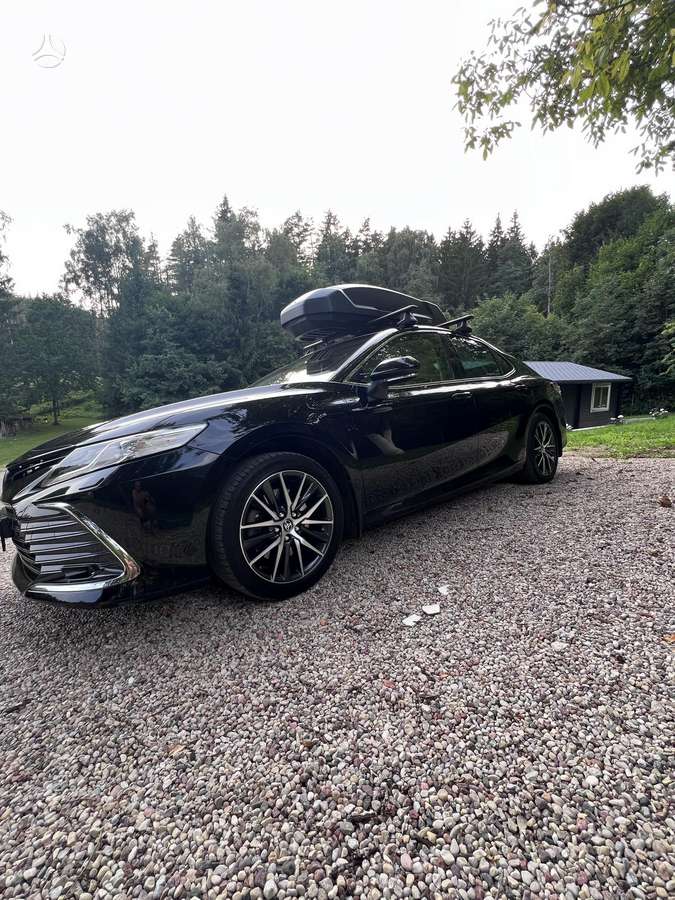 Toyota Camry - 4