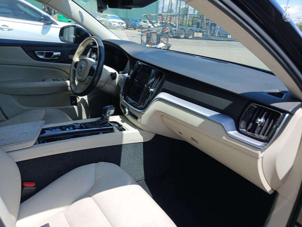 Volvo S60, 2.0 l., Седан