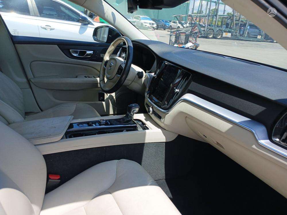 Volvo S60, 2.0 l., Седан