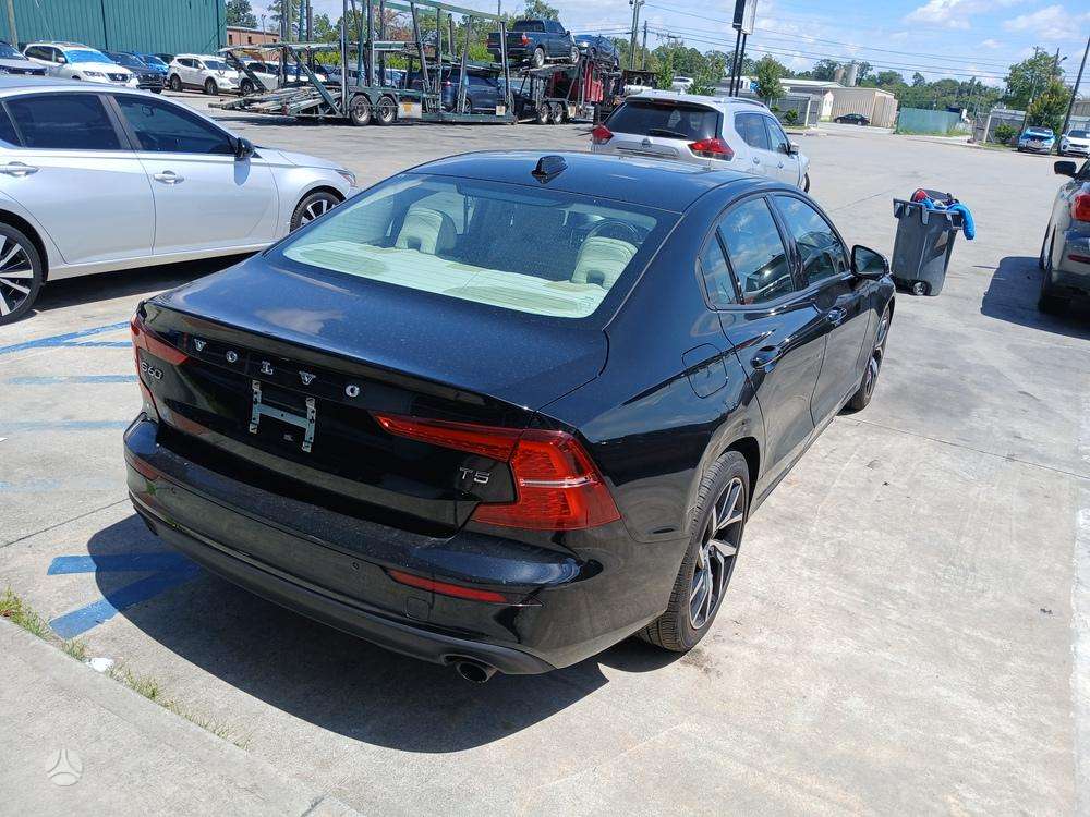 Volvo S60, 2.0 l., Седан