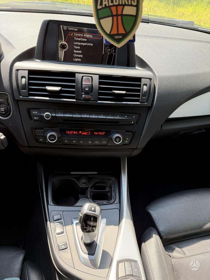 BMW 116, 1.6 l., hatchback