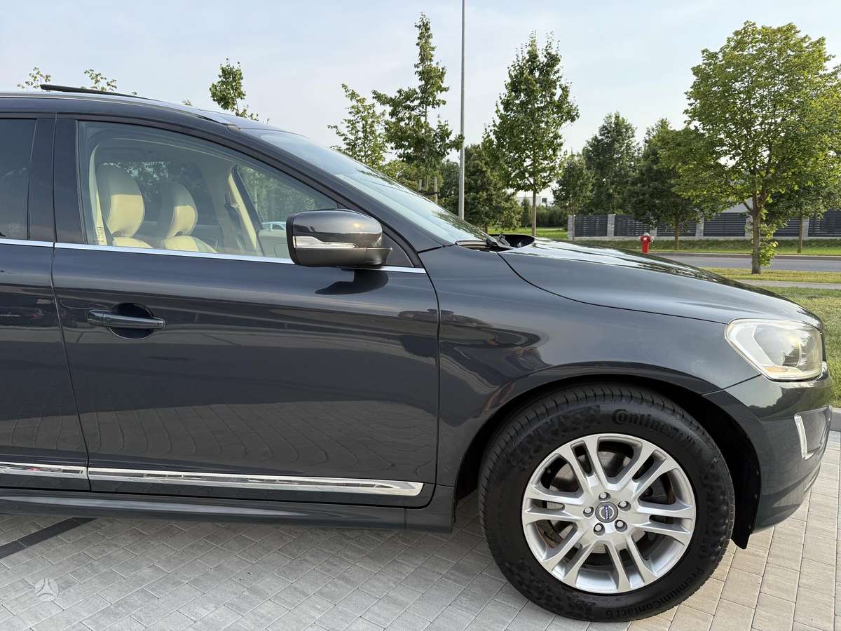 Volvo XC60, 2.0 l., off-road / crossover