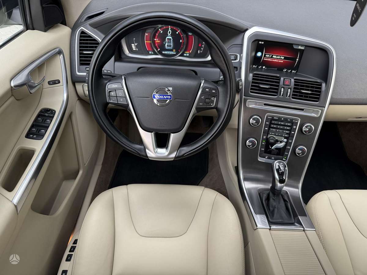Volvo XC60, 2.0 l., off-road / crossover
