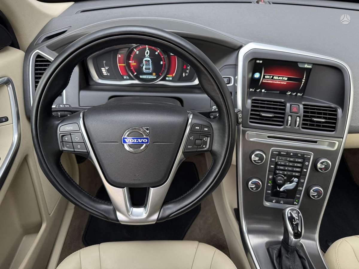 Volvo XC60, 2.0 l., off-road / crossover