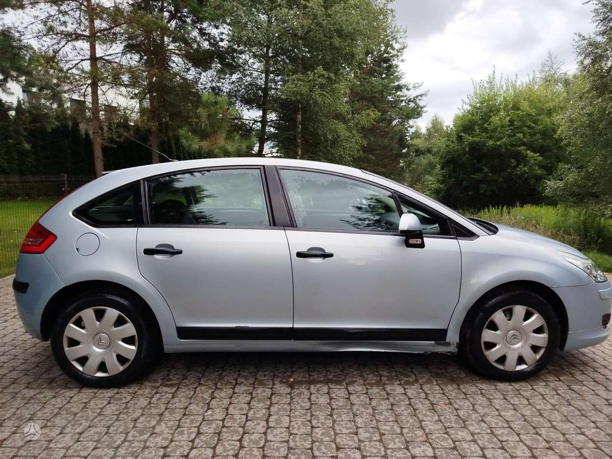 Citroen C4, 1.6 l., hatchback