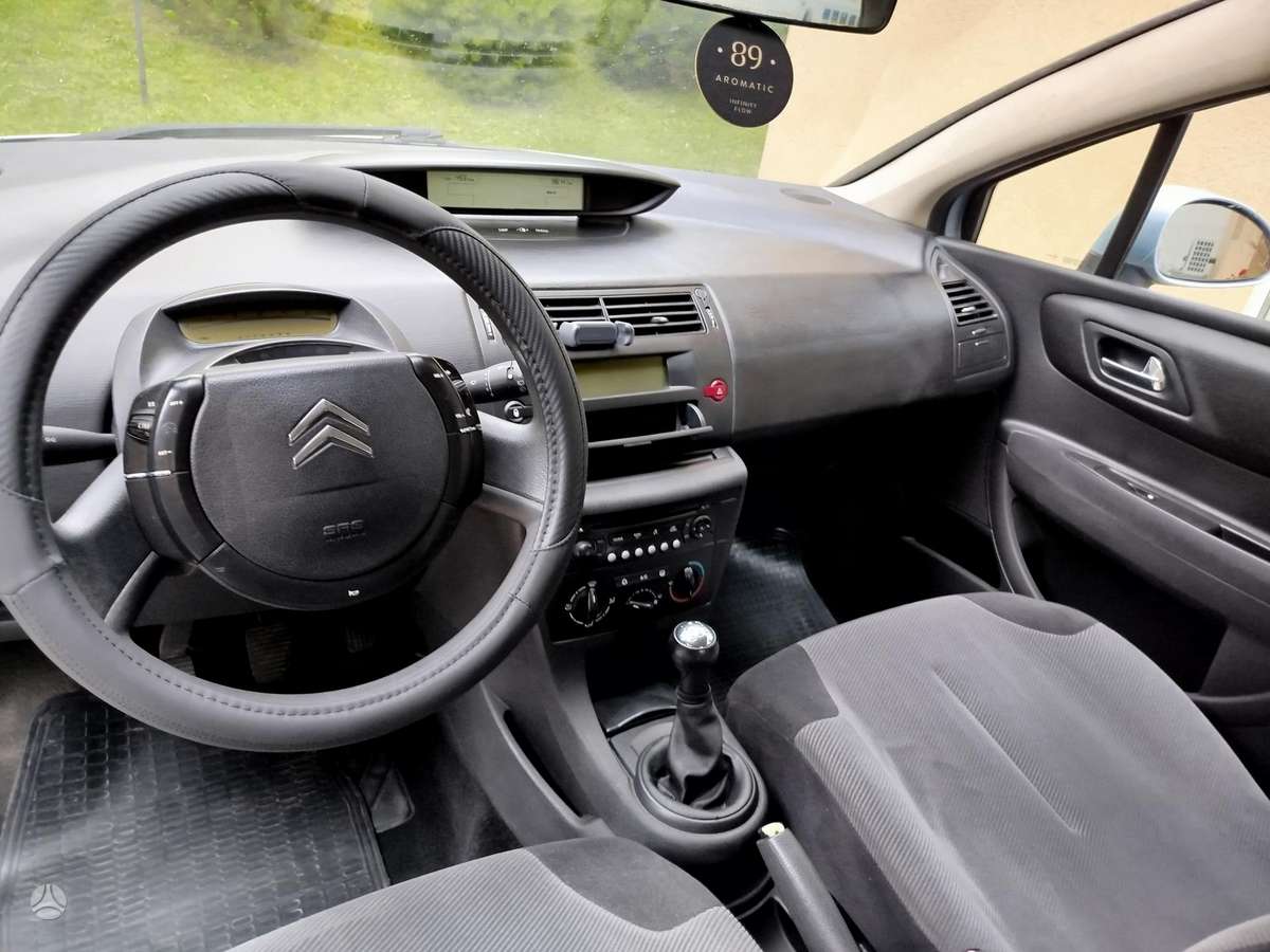 Citroen C4, 1.6 l., hatchback