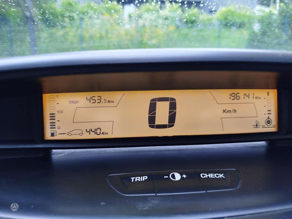 Citroen C4, 1.6 l., hatchback