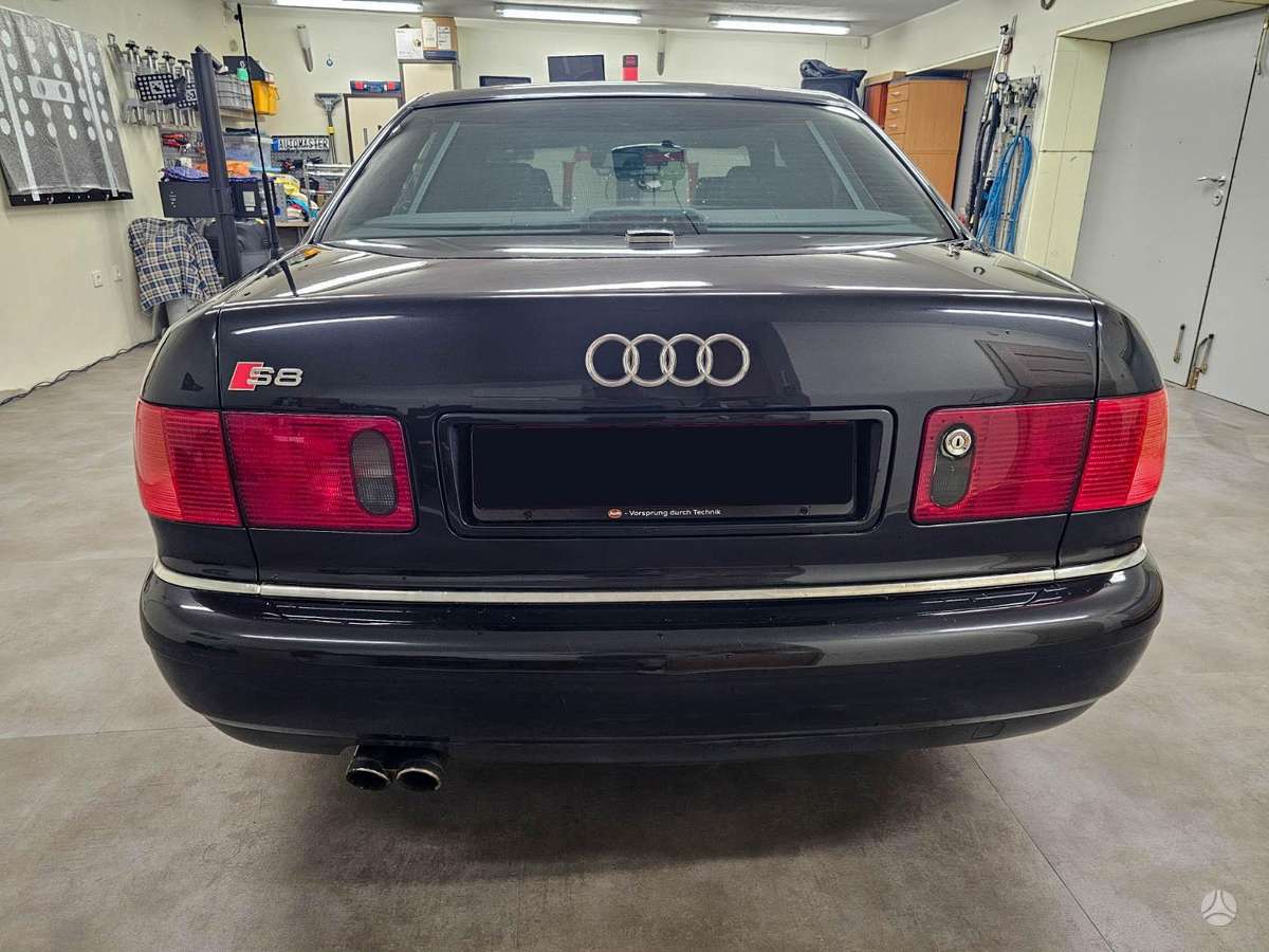 Audi S8, 4.2 l., sedanas